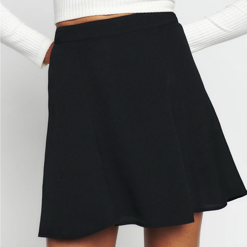 Reformation Flounce Skirt in Black - SIZE 4 (New)